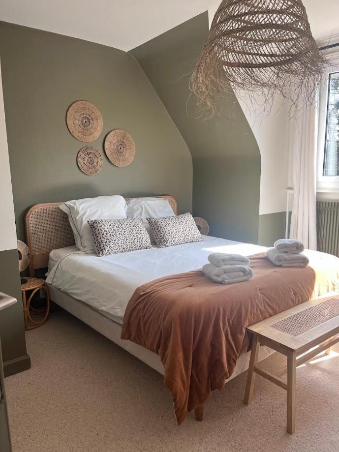 Bed and Breakfast Les Glycines Croix Екстер'єр фото